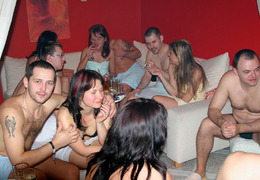 Swinger action galery on this one Image 8