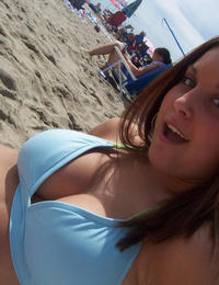 A slim and busty bitch on the Costa Natura Image 6