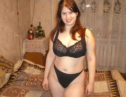 My sexy plump girlfriend likes exposing her fat rabbit and boobs to my new camera. Image 3