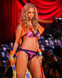 Sexy fashion shows - you won't believe your eyes! shots Image 3