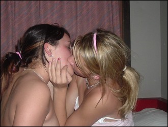 lesbian_girlfriends_001131.jpg